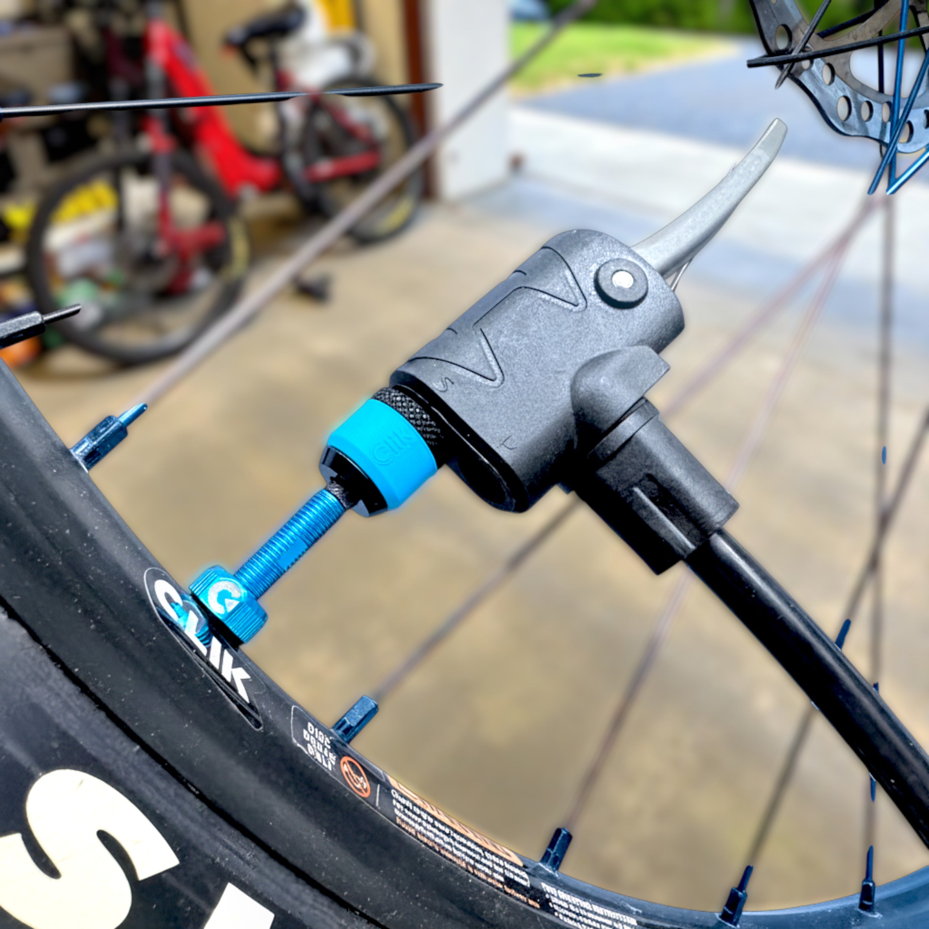 プレミアム クリック ポンプ ヘッド アダプター (アルミニウム)